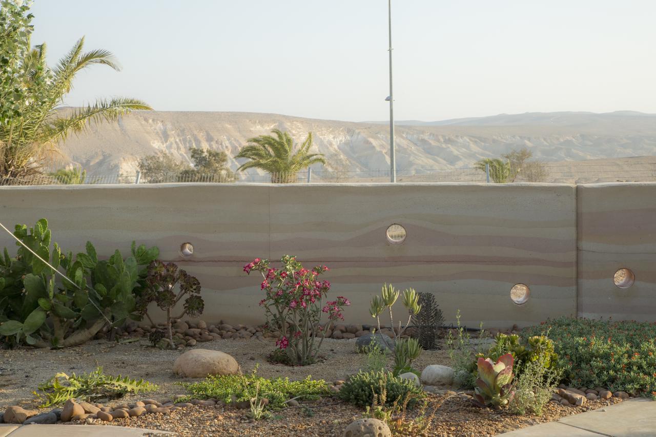 Villa Adama Midreshet Ben Gurion Exterior photo